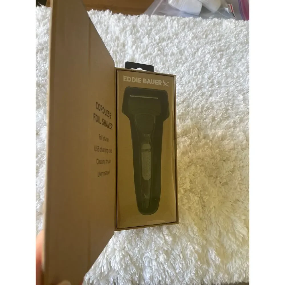 Eddie Bauer Cordless Foil Shaver Rechargeable Grooming Razor Ergonomic Grip NEW